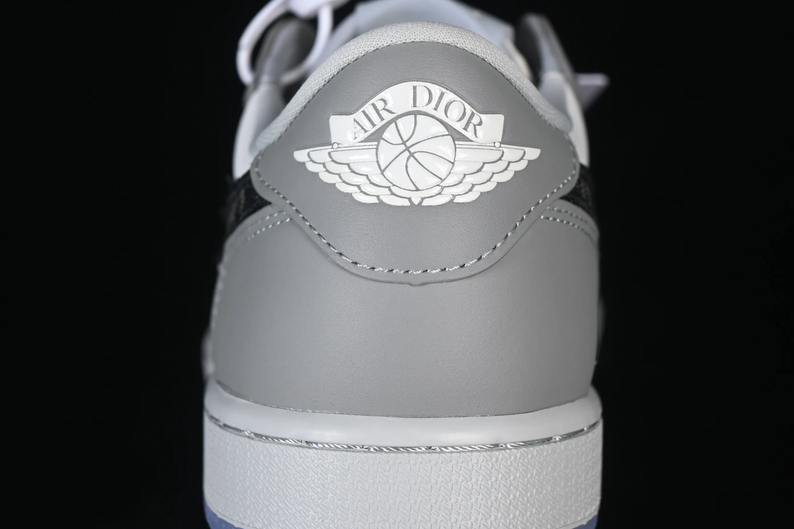 All categories Air Jordan Jordan series basketball shoes Air Jordan 1 Low Dior x Air Jordan 1 Low AJ1 Joe 1 Dior joint white gray low top CN8608-002